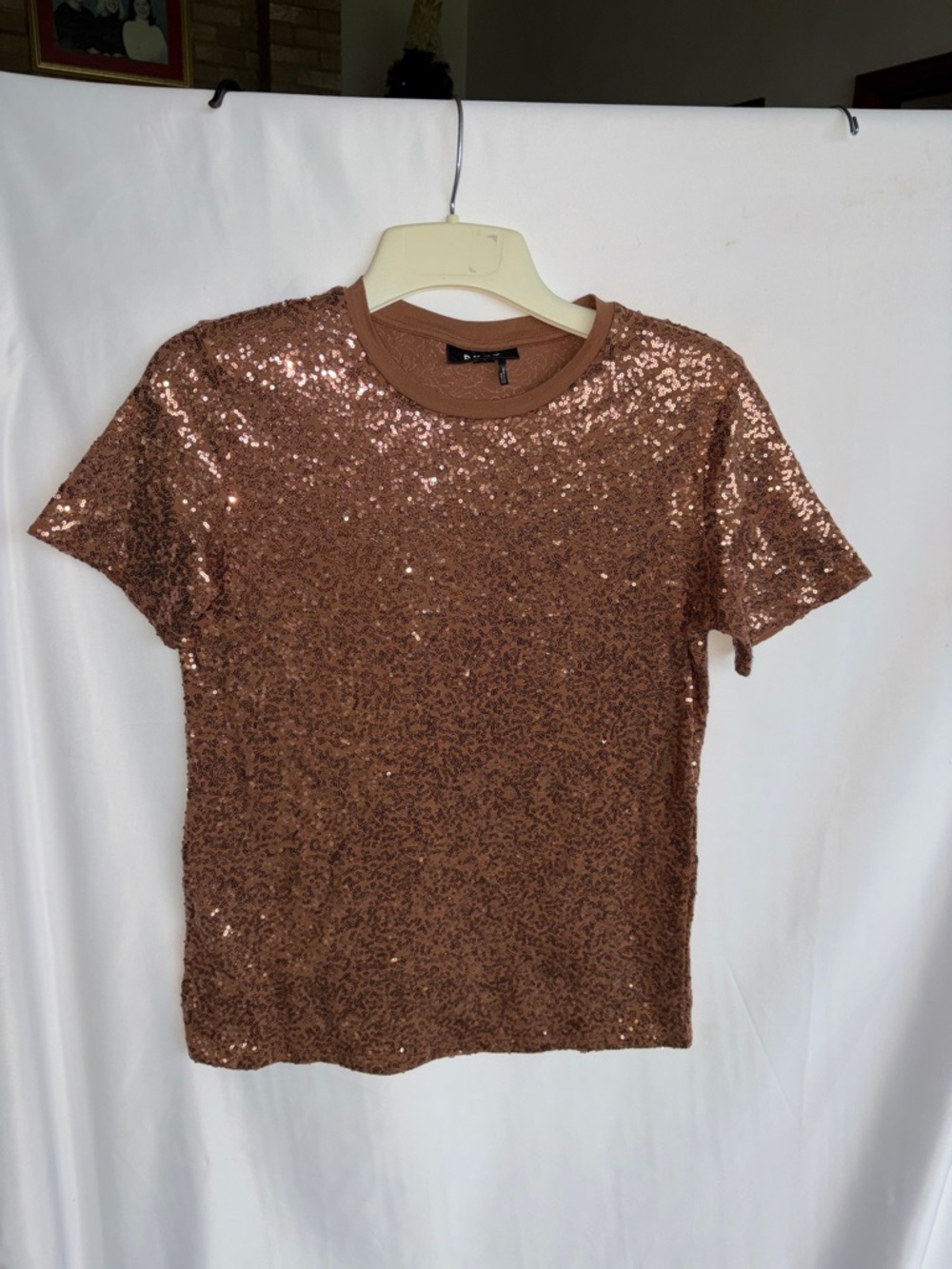 DKNY bronze sequins tee, sz S, 19” PTP, 25” L